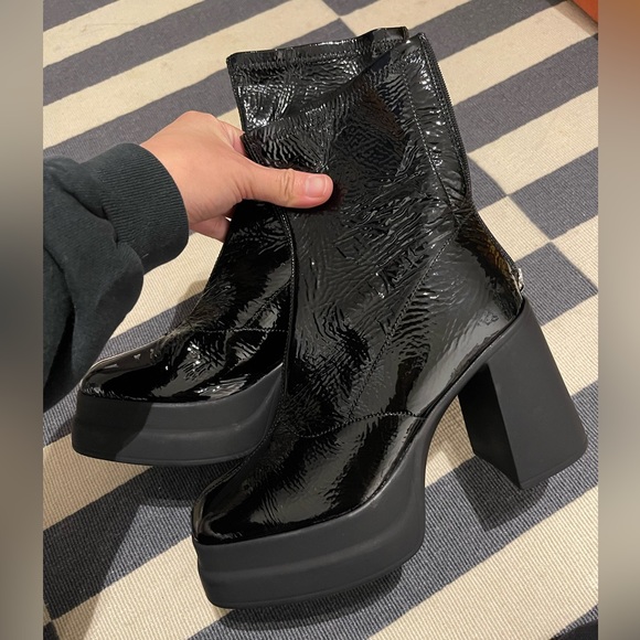 NWOB Women Free People Double Stack Platform Boot in Black Patent size 38.5 - Picture 4 of 11